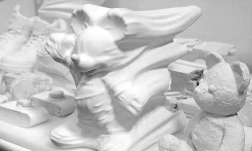 RR · ART|天生色弱的他,为何被誉为“下一个 Kaws”?
