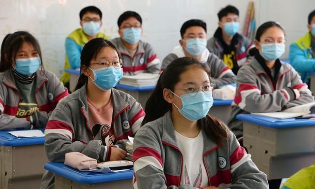 这地区教育局最新通知,期末考试被取消,学生家长一致好评