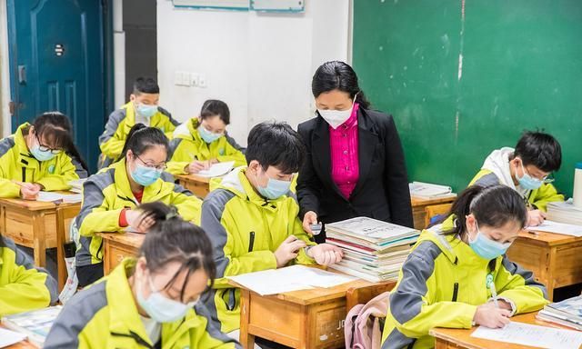 这地区教育局最新通知,期末考试被取消,学生家长一致好评