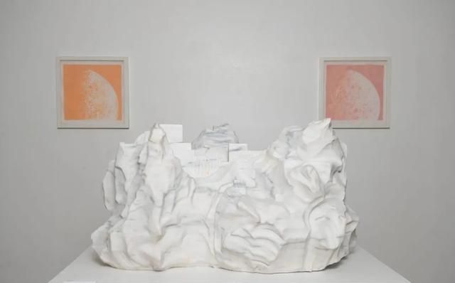 RR · ART|天生色弱的他,为何被誉为“下一个 Kaws”?