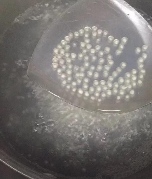 煮西米露时,多加这一步,8分钟就煮熟,无白芯,清甜爽口又弹牙