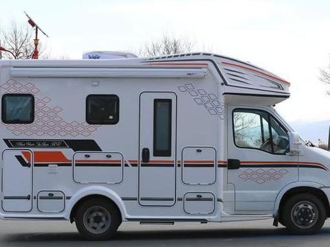 840Ah锂电220L水箱，为旅行精心打造的依维柯底盘C型房车