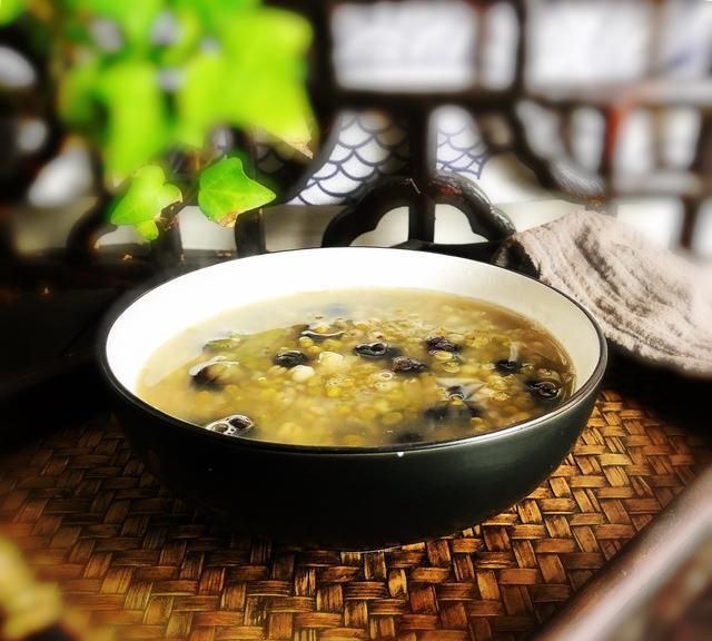 夏天真正解暑的不是冷饮,而是这碗汤,隔三差五喝一点,清凉一夏