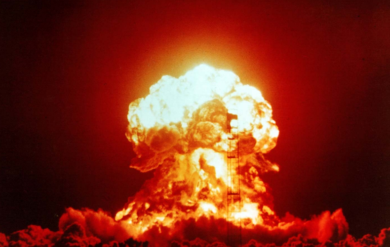 伊朗核试验重要核心爆炸,威力堪比脏弹级污染,科学家死亡