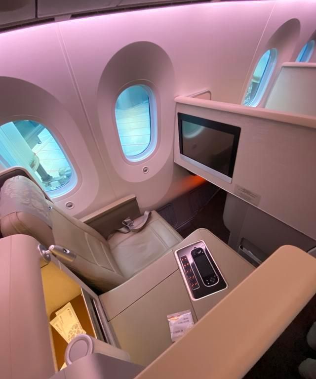 东航波音737-800公务舱,国航波音737-800公务舱 拔草东航波音787!两万五里程换了商务舱,疫情下服务是否减配?
