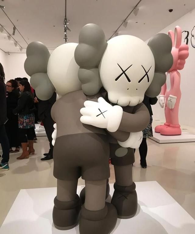 RR · ART|天生色弱的他,为何被誉为“下一个 Kaws”?