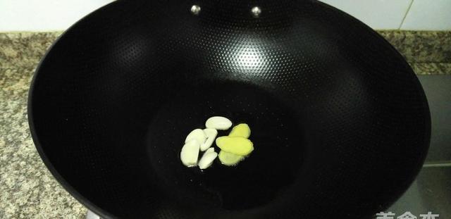 怪不得你的大虾不香,你只用水煮吧!这种方法做出来,1次吃2斤