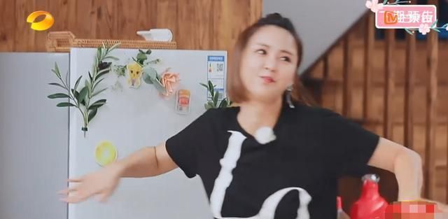 妻子团踢馆《姐姐》勤练舞?张歆艺发福拖后腿,较谢娜吉娜差距大