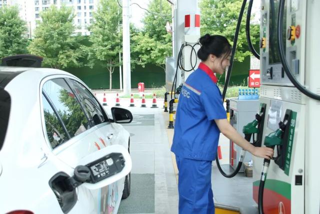 开车这么多年,你知道“1升汽油”到底等于多少公斤吗?