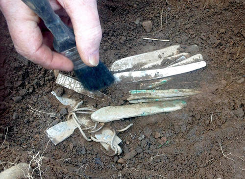 英格兰海岸发现维京人“神秘”玻璃珠,专家看到后说:它不简单
