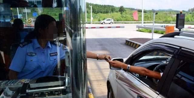 建议:高速跑没钱,但油价上涨时,车主很生气:你有车吗?
