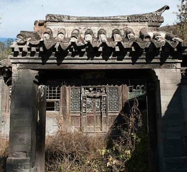 距北京86公里，一处正在荒废的千年古村，人去房空破旧不堪