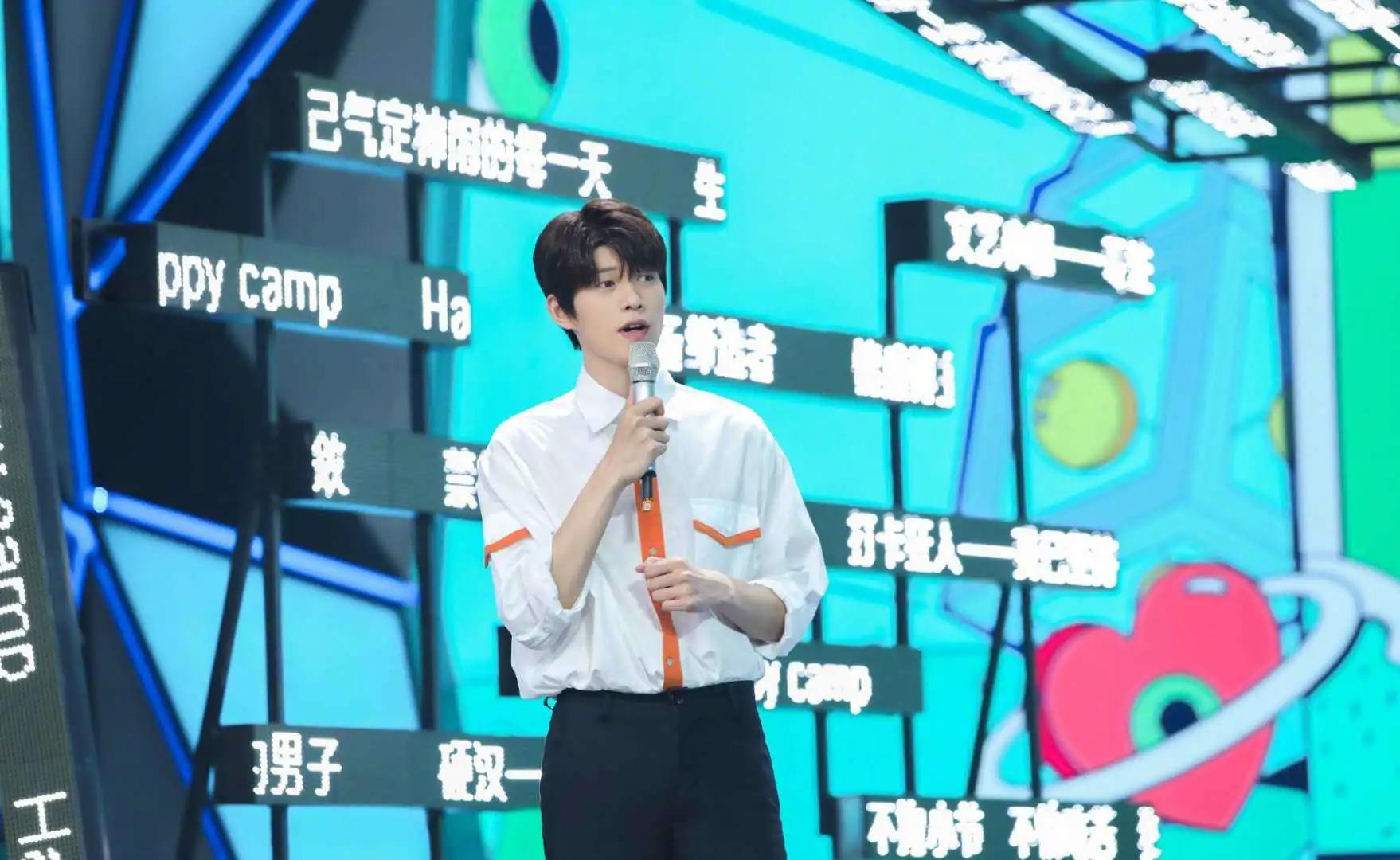 仝卓离开后阵容再变?何炅晒图做宣传,熟悉的他又回来了