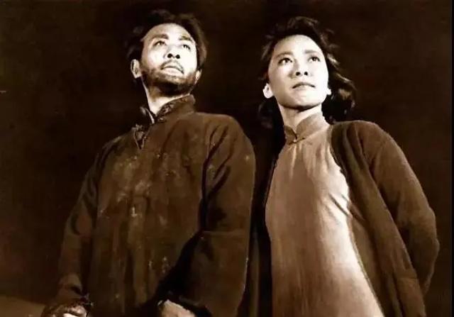 于蓝和申纪兰,她们才是乘风破浪的姐姐