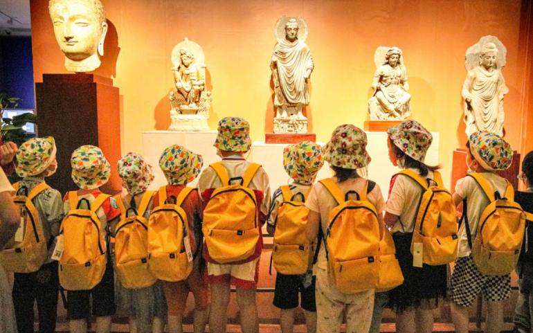 长沙正荣小业主开启美术馆藏文物展寻宝之旅