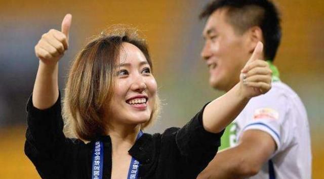 中国男足最美女老板,择偶要求肌肉型男,酷爱健身身材太棒了