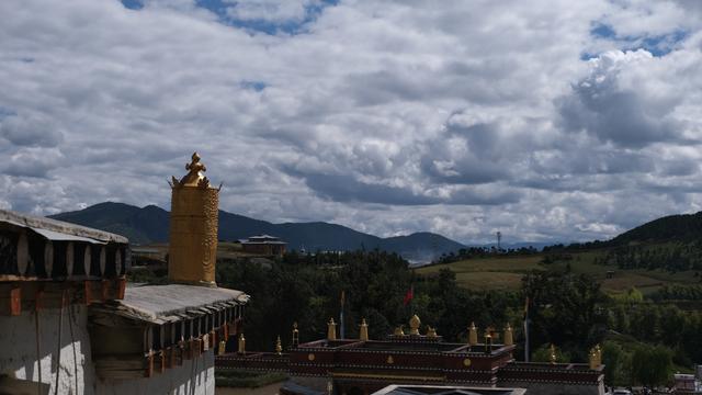 香格里拉第一站:带娃走进“小布达拉宫”噶丹·松赞林寺