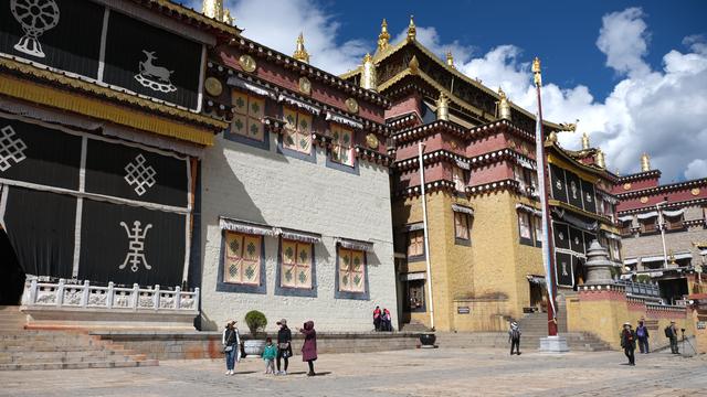 香格里拉第一站:带娃走进“小布达拉宫”噶丹·松赞林寺