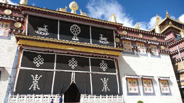 香格里拉第一站:带娃走进“小布达拉宫”噶丹·松赞林寺