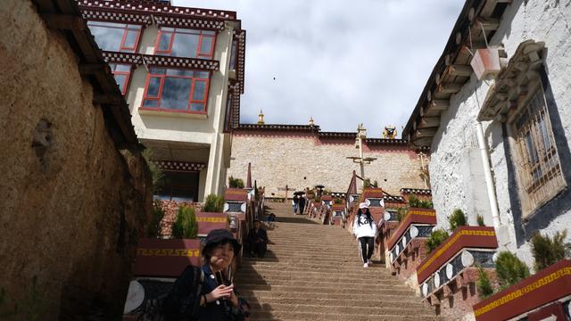 香格里拉第一站:带娃走进“小布达拉宫”噶丹·松赞林寺