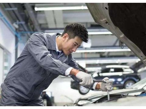 5000公里换机油是忽悠人？维修工实话实说，只有傻人才信