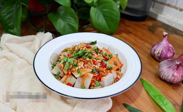 荞面灌肠,适合夏天吃的一道美食,筋道爽滑,清凉解暑