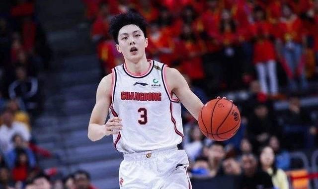 进退两难!进攻效率第一也发愁,杜峰左右为难,朱芳雨难圆满