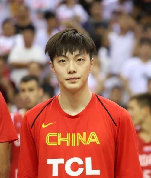 进退两难!进攻效率第一也发愁,杜峰左右为难,朱芳雨难圆满