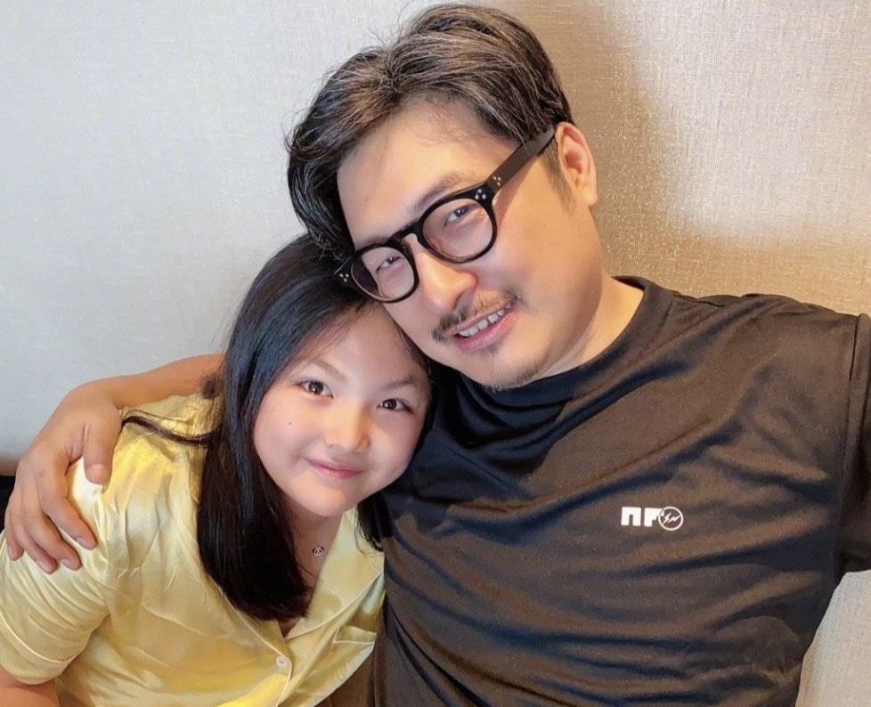李湘晒女儿和老公同框跳舞视频,11岁王诗龄腰身被指比王岳伦还粗