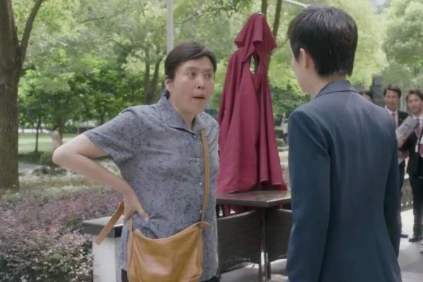 她前两次婚姻失败,均是被丈夫出轨,第三段又被孙红雷抛弃