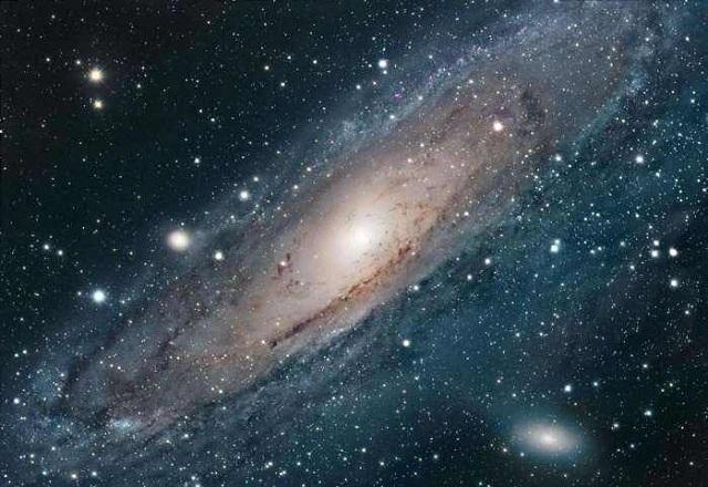 连太阳系都没能出去,人类是怎么拍出银河系照片的?答案来了