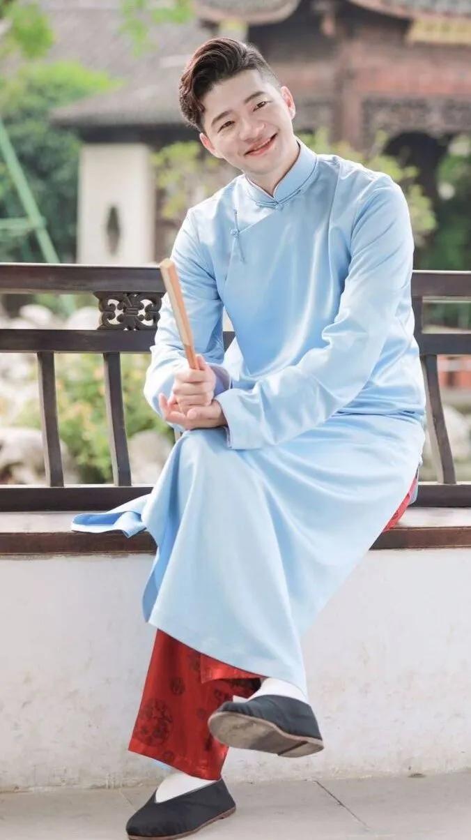 还有个子高辈分也高的师爷:谢金