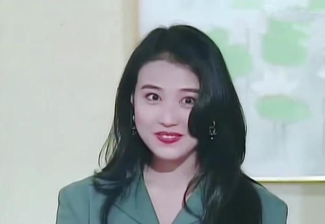 90年代的香港女明星,90年代香港女明星 90年代香港女星中,这5位是圆脸界的扛把子,最爱的还是