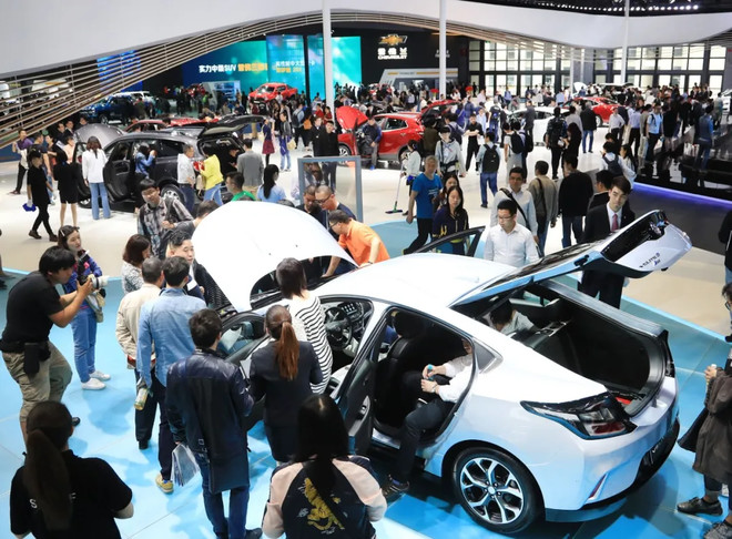 车越贵销量越好?25万以上高端车份额持续增长,8万以下卖不动