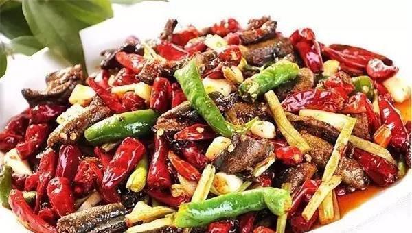 夏季美食推荐：干煸土鳝鱼、特色烧牛筋、蒜蓉金针菇烤花蛤虾做法