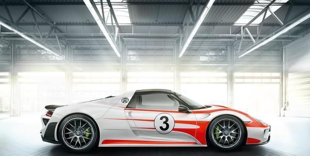保时捷918 Spyder:首款搭载三驱动单元的超级跑车