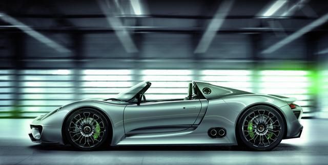 保时捷918 Spyder:首款搭载三驱动单元的超级跑车