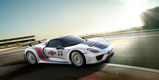 保时捷918 Spyder:首款搭载三驱动单元的超级跑车