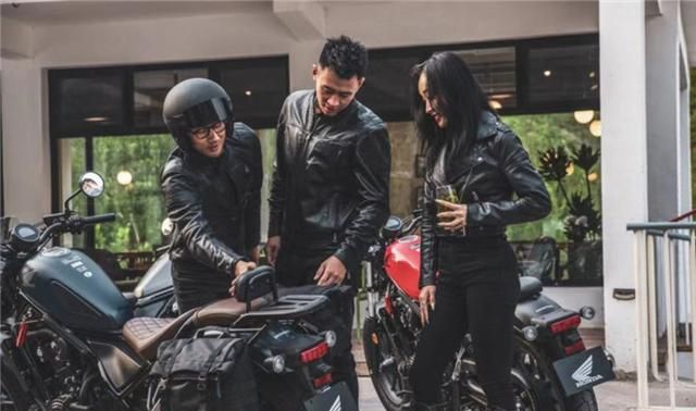 奕雅奕痞“双面骑士”Honda全新巡航车型CM500闪耀登场