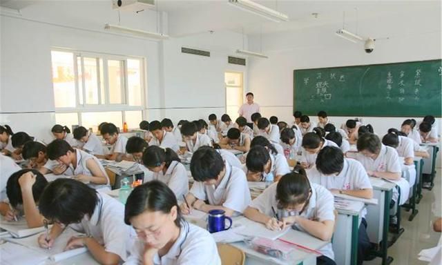 应试教育压力太大,我国有必要模仿欧美的“快乐教育”吗?