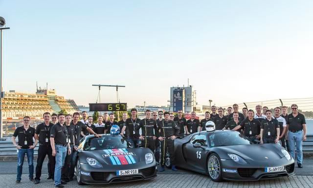 保时捷918 Spyder:首款搭载三驱动单元的超级跑车