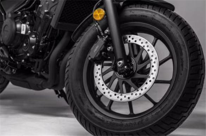 奕雅奕痞“双面骑士”Honda全新巡航车型CM500闪耀登场