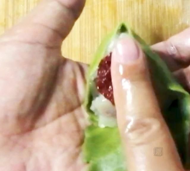 酥皮粽子,外皮酥松,内馅香甜
