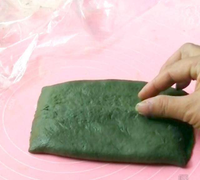 酥皮粽子,外皮酥松,内馅香甜
