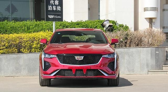 有它还看啥BBA,座椅柔软包裹性好,提供2.0T和8AT波箱