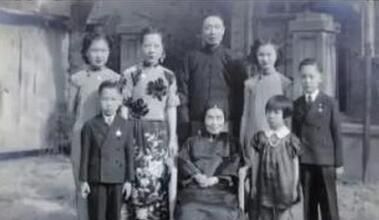 当代最有势力的三大师族,一个
家喻户晓,一个很是低调!