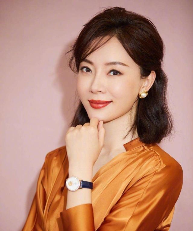 30至40岁女人发型,免打理内扣发型 短发 40多岁的女人别总披头散发,太显老,试试这4款发型,优雅又气质