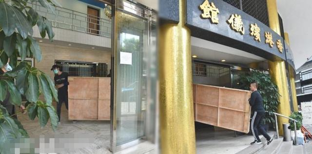 赌王葬礼现场曝光,大量鲜花木材搬入殡仪馆,东西太多摆满一条街