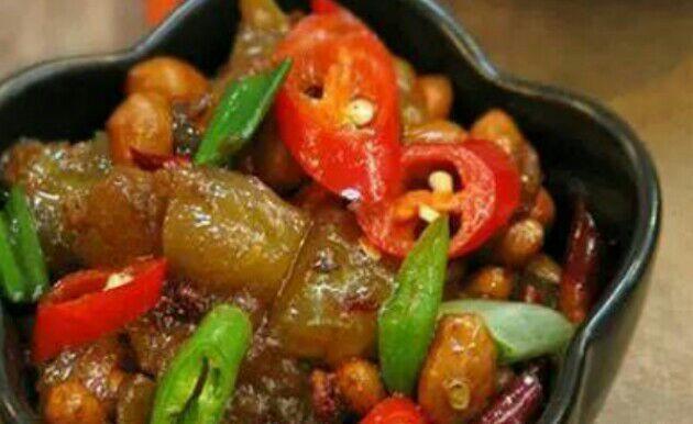 美食严选:蛤蜊蒸蛋,甜辣对虾,宫保牛筋,和风素鱼