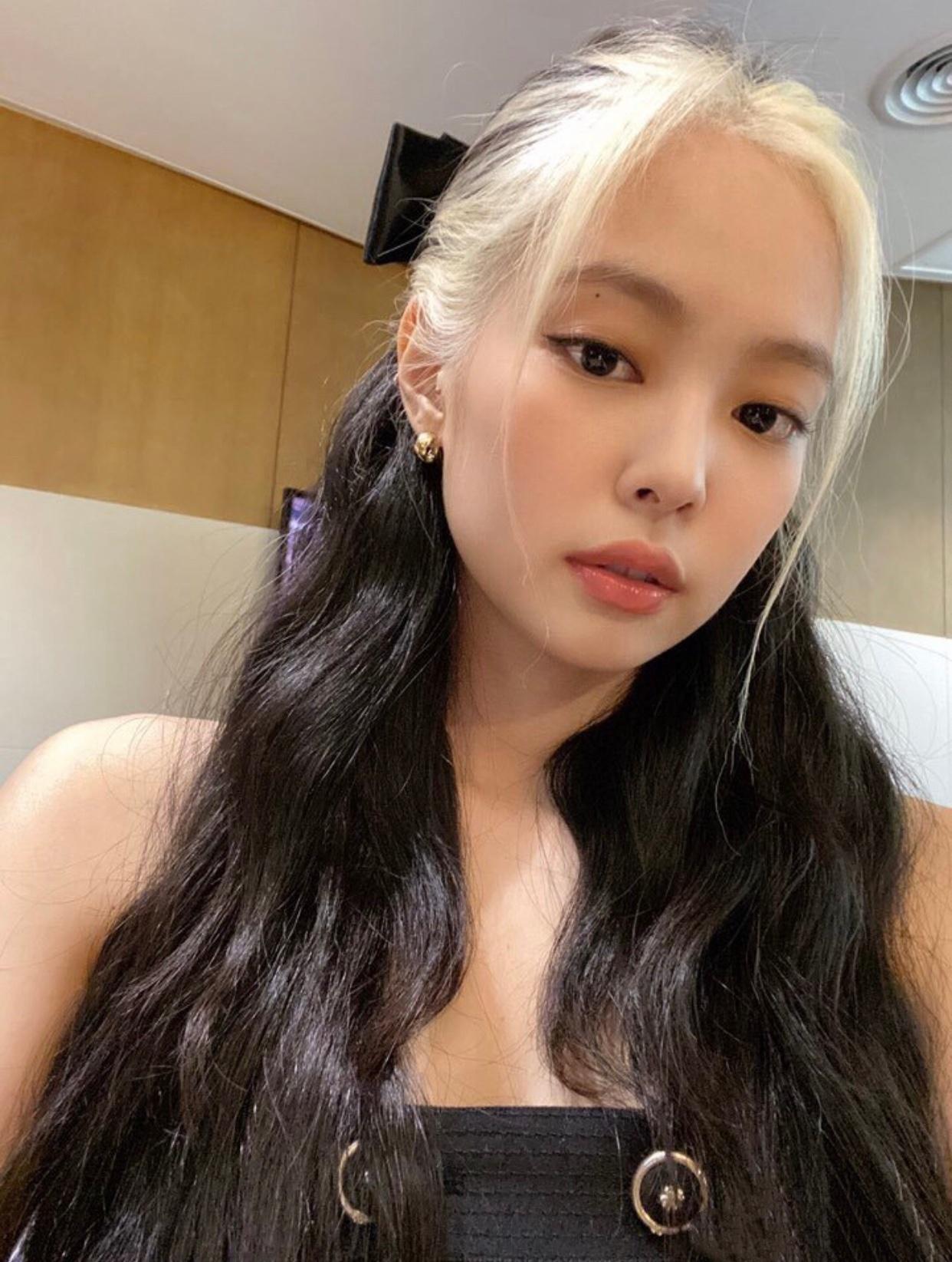 jennie ins 壁纸,jennie壁纸ins jennie × ins 除了jennie我找不到第二个能更好驾驭这个造型的人